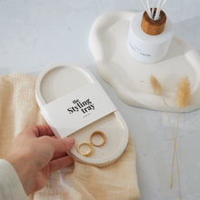 Afbeelding in Gallery-weergave laden, StylingTray Oval Off-White